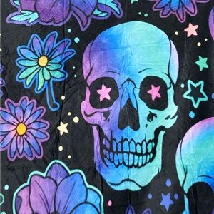 NWOT Colorful Skull and Flowers throw